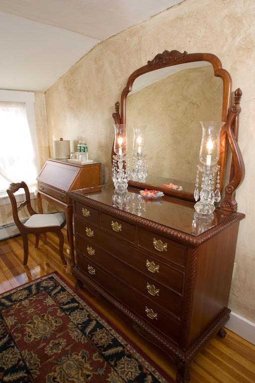 Historic Jacob Hill Inn Сиконк Экстерьер фото