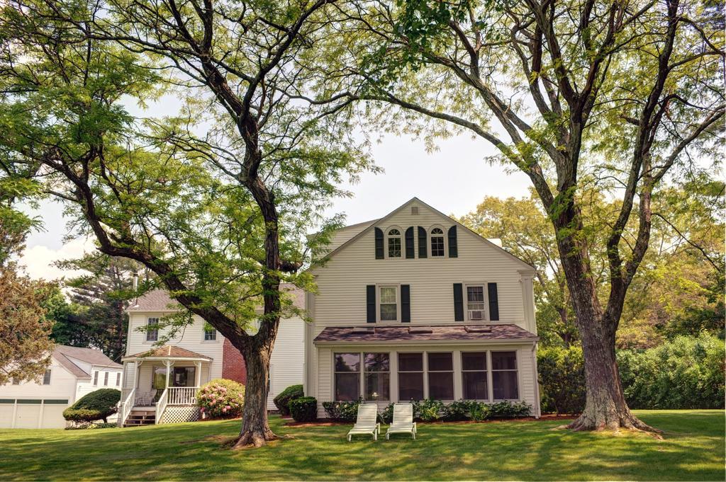 Historic Jacob Hill Inn Сиконк Экстерьер фото