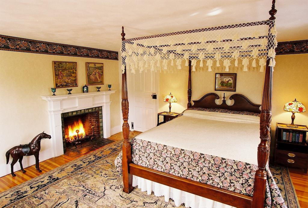Historic Jacob Hill Inn Сиконк Экстерьер фото