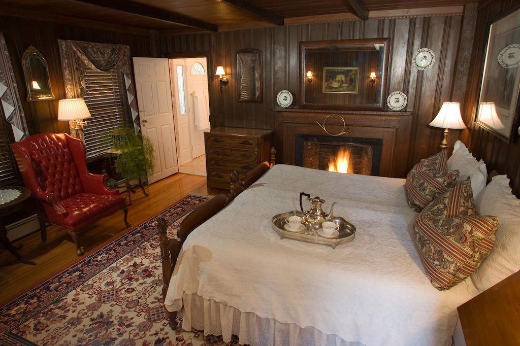 Historic Jacob Hill Inn Сиконк Экстерьер фото