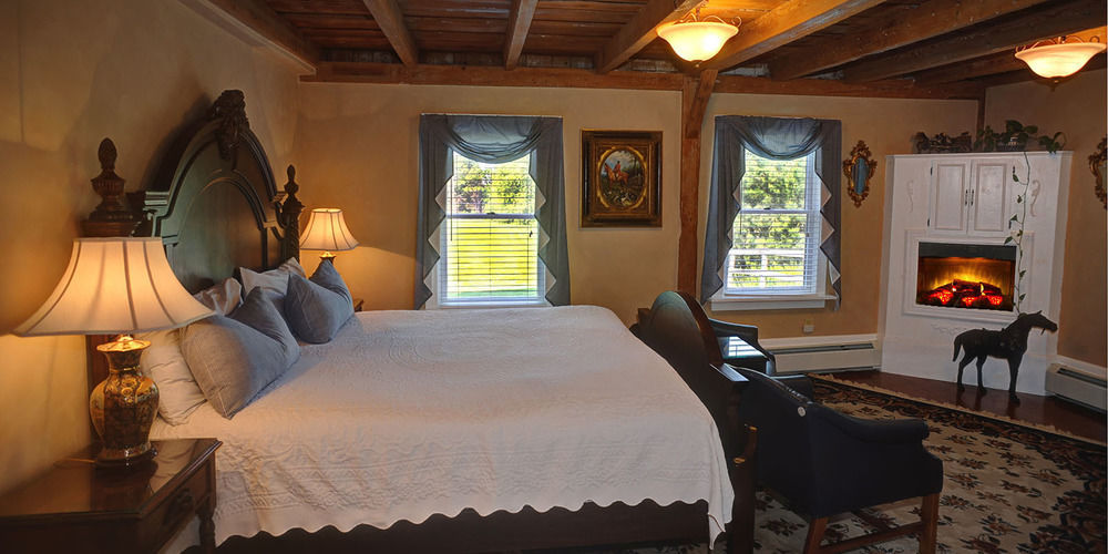 Historic Jacob Hill Inn Сиконк Экстерьер фото