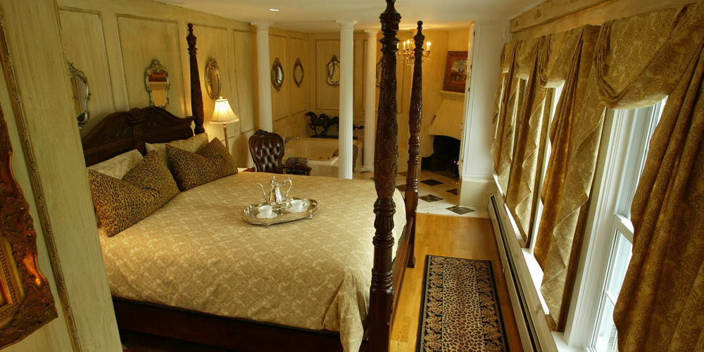 Historic Jacob Hill Inn Сиконк Экстерьер фото