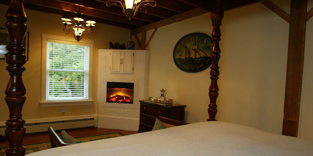 Historic Jacob Hill Inn Сиконк Экстерьер фото
