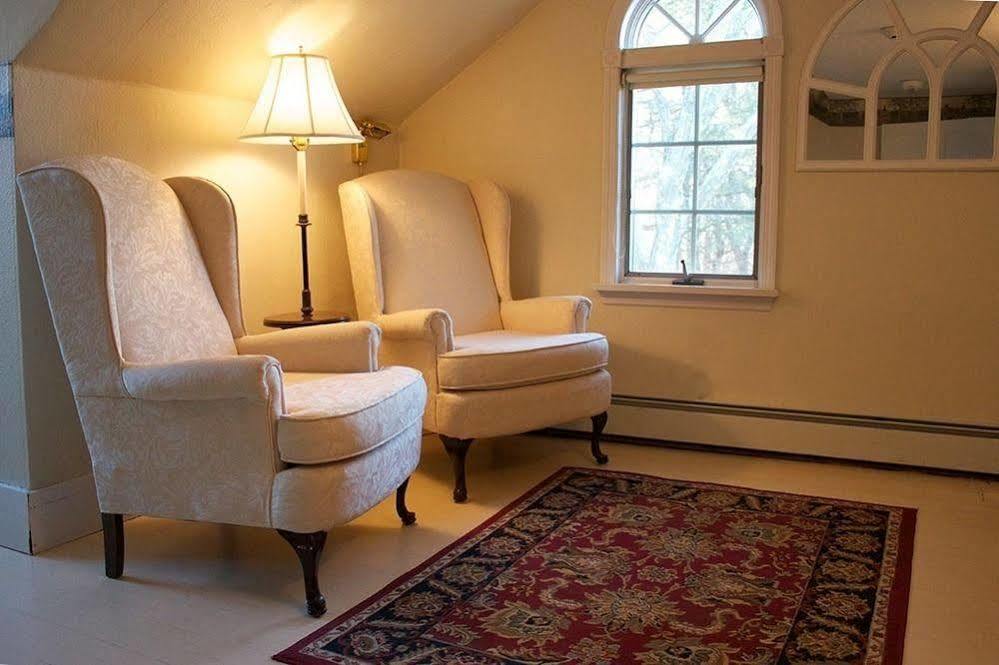 Historic Jacob Hill Inn Сиконк Экстерьер фото